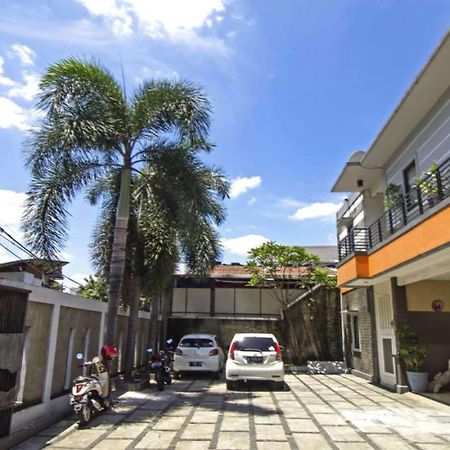 Hotel Reddoorz @ Pangeran Antasari 2 Cilandak  Exterior foto
