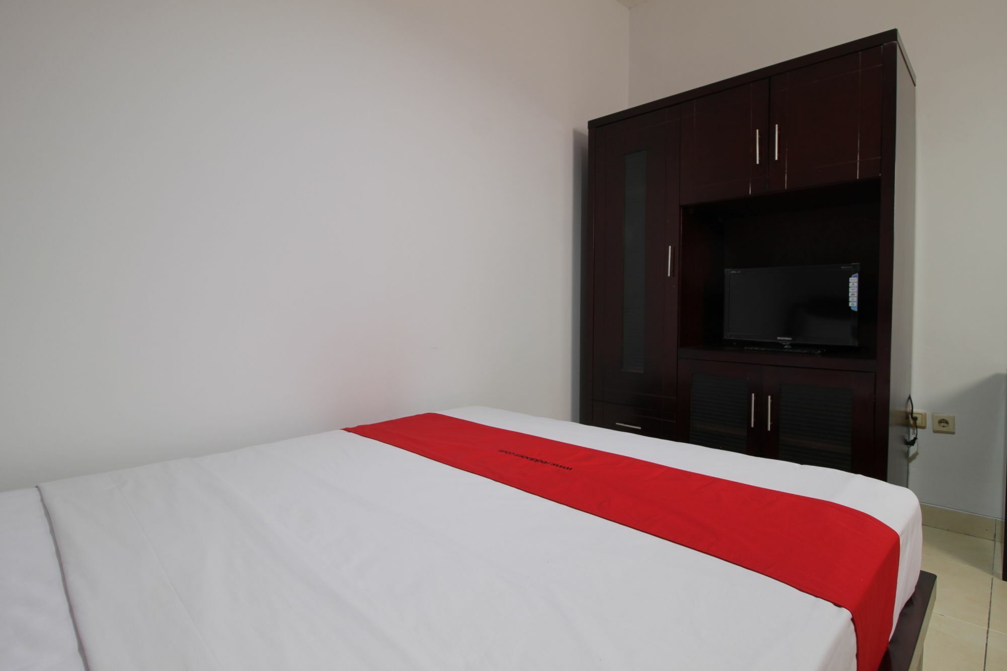 Hotel Reddoorz @ Pangeran Antasari 2 Cilandak  Exterior foto