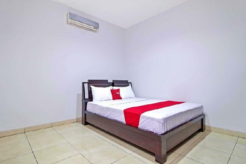 Hotel Reddoorz @ Pangeran Antasari 2 Cilandak  Exterior foto